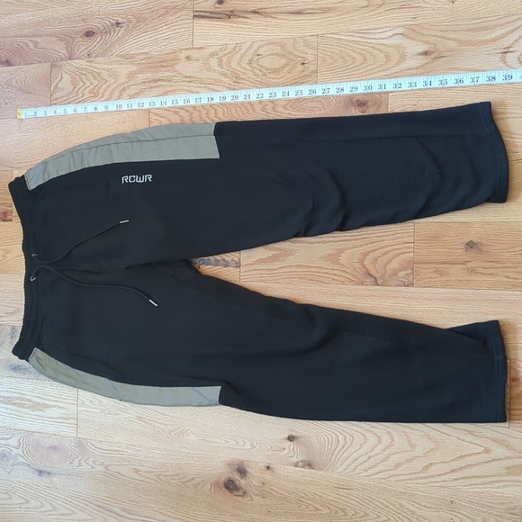 Rocawear. Men's Drawstring Joggers. Size Large. - Picture 5 of 7